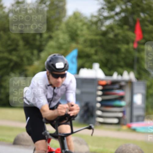 16.06.2024 - 26. Vierlanden-Triathlon Jannik Wohlers http://msf.ph/oto/6272966 16.06.2024 11:13:39 Radfahren 33, 63, 107, 132, 150, 392, 431 meine-sportfotos.de