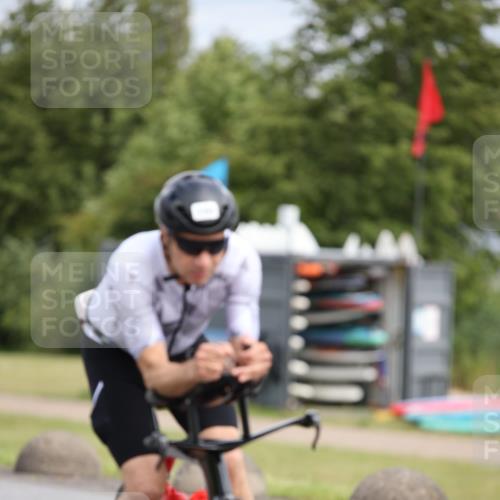 16.06.2024 - 26. Vierlanden-Triathlon Jannik Wohlers http://msf.ph/oto/6272970 16.06.2024 11:13:39 Radfahren 33, 63, 107, 132, 150, 392, 431 meine-sportfotos.de