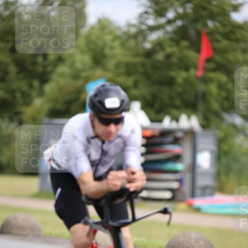 16.06.2024 - 26. Vierlanden-Triathlon Jannik Wohlers http://msf.ph/oto/6272975 16.06.2024 11:13:39 Radfahren 33, 63, 107, 132, 150, 392, 431 meine-sportfotos.de