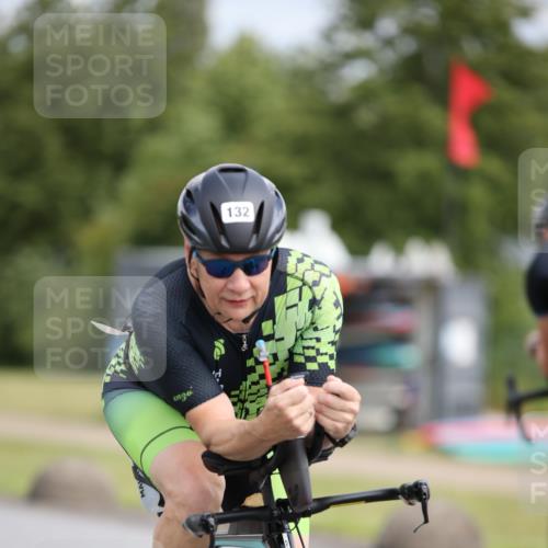 16.06.2024 - 26. Vierlanden-Triathlon Jannik Wohlers http://msf.ph/oto/6273057 16.06.2024 11:13:41 Radfahren 33, 107, 132, 150, 236, 392, 431 meine-sportfotos.de