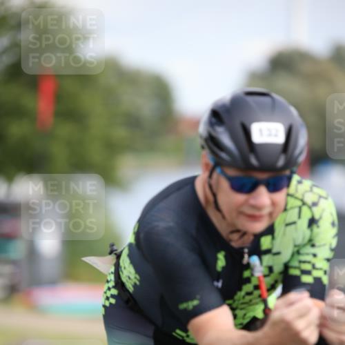 16.06.2024 - 26. Vierlanden-Triathlon Jannik Wohlers http://msf.ph/oto/6273095 16.06.2024 11:13:41 Radfahren 33, 107, 132, 150, 236, 392, 431 meine-sportfotos.de