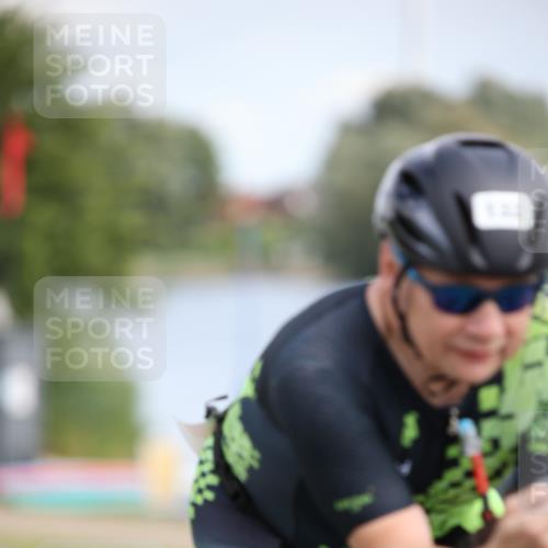 16.06.2024 - 26. Vierlanden-Triathlon Jannik Wohlers http://msf.ph/oto/6273097 16.06.2024 11:13:41 Radfahren 33, 107, 132, 150, 236, 392, 431 meine-sportfotos.de