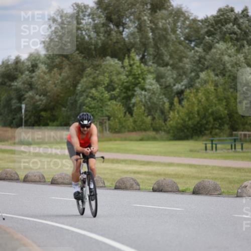 16.06.2024 - 26. Vierlanden-Triathlon Jannik Wohlers http://msf.ph/oto/6273107 16.06.2024 11:14:43 Radfahren 77, 119, 452 meine-sportfotos.de
