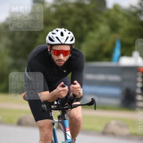 16.06.2024 - 26. Vierlanden-Triathlon Jannik Wohlers http://msf.ph/oto/6273255 16.06.2024 11:15:01 Radfahren 5, 12, 25, 27, 58, 98, 419 meine-sportfotos.de