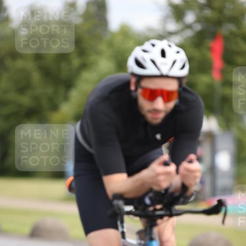 16.06.2024 - 26. Vierlanden-Triathlon Jannik Wohlers http://msf.ph/oto/6273272 16.06.2024 11:15:01 Radfahren 5, 12, 25, 27, 58, 98, 419 meine-sportfotos.de