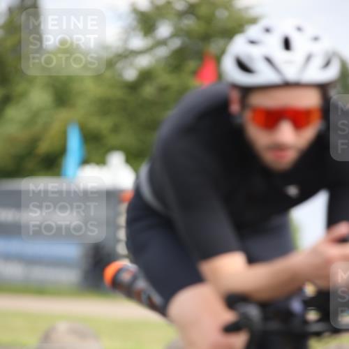 16.06.2024 - 26. Vierlanden-Triathlon Jannik Wohlers http://msf.ph/oto/6273282 16.06.2024 11:15:02 Radfahren 5, 12, 25, 27, 58, 98, 105, 419 meine-sportfotos.de