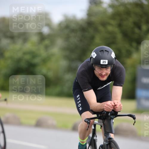 16.06.2024 - 26. Vierlanden-Triathlon Jannik Wohlers http://msf.ph/oto/6273313 16.06.2024 11:15:03 Radfahren 5, 12, 25, 27, 58, 98, 105, 419 meine-sportfotos.de