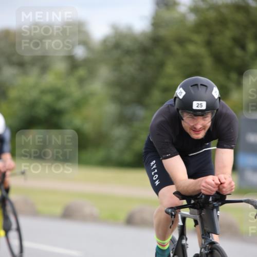 16.06.2024 - 26. Vierlanden-Triathlon Jannik Wohlers http://msf.ph/oto/6273416 16.06.2024 11:15:03 Radfahren 5, 12, 25, 27, 58, 98, 105, 419 meine-sportfotos.de