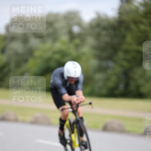 16.06.2024 - 26. Vierlanden-Triathlon Jannik Wohlers http://msf.ph/oto/6273453 16.06.2024 11:15:04 Radfahren 5, 12, 25, 27, 58, 98, 105, 419 meine-sportfotos.de