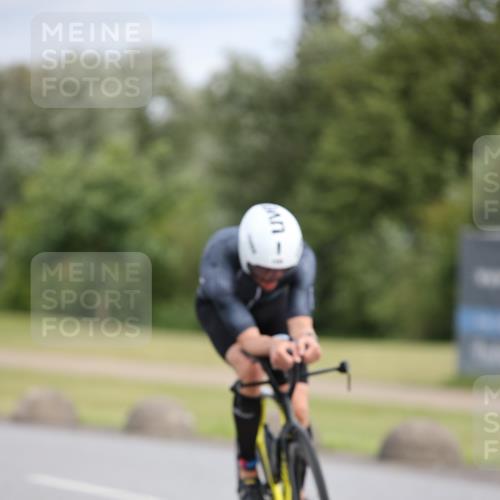 16.06.2024 - 26. Vierlanden-Triathlon Jannik Wohlers http://msf.ph/oto/6273475 16.06.2024 11:15:04 Radfahren 5, 12, 25, 27, 58, 98, 105, 419 meine-sportfotos.de