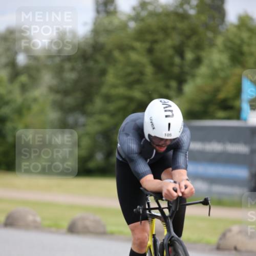 16.06.2024 - 26. Vierlanden-Triathlon Jannik Wohlers http://msf.ph/oto/6273495 16.06.2024 11:15:04 Radfahren 5, 12, 25, 27, 58, 98, 105, 419 meine-sportfotos.de