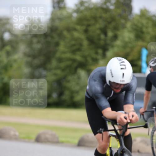 16.06.2024 - 26. Vierlanden-Triathlon Jannik Wohlers http://msf.ph/oto/6273505 16.06.2024 11:15:04 Radfahren 5, 12, 25, 27, 58, 98, 105, 419 meine-sportfotos.de