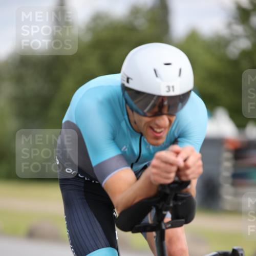 16.06.2024 - 26. Vierlanden-Triathlon Jannik Wohlers http://msf.ph/oto/6273667 16.06.2024 11:15:48 Radfahren 31, 39, 140, 170, 382, 405 meine-sportfotos.de