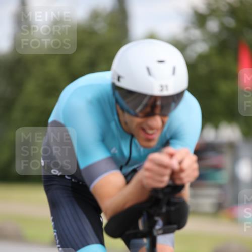 16.06.2024 - 26. Vierlanden-Triathlon Jannik Wohlers http://msf.ph/oto/6273673 16.06.2024 11:15:48 Radfahren 31, 39, 140, 170, 382, 405 meine-sportfotos.de