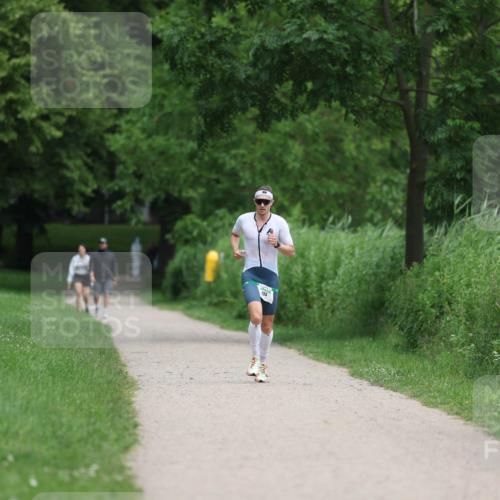 16.06.2024 - 7 Türme Triathlon Michael Strokosch http://msf.ph/oto/6273769 16.06.2024 11:51:51 Laufen 133 meine-sportfotos.de