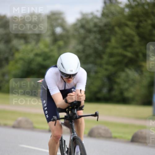 16.06.2024 - 26. Vierlanden-Triathlon Jannik Wohlers http://msf.ph/oto/6273803 16.06.2024 11:16:07 Radfahren 18, 107, 420 meine-sportfotos.de