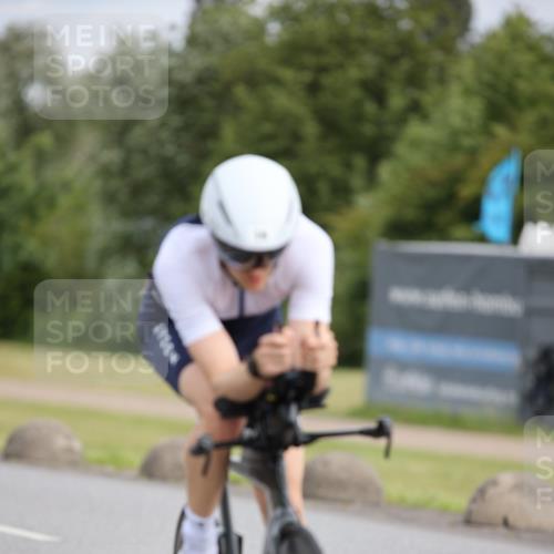 16.06.2024 - 26. Vierlanden-Triathlon Jannik Wohlers http://msf.ph/oto/6273823 16.06.2024 11:16:07 Radfahren 18, 107, 420 meine-sportfotos.de