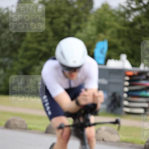 16.06.2024 - 26. Vierlanden-Triathlon Jannik Wohlers http://msf.ph/oto/6273834 16.06.2024 11:16:07 Radfahren 18, 107, 420 meine-sportfotos.de