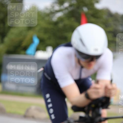 16.06.2024 - 26. Vierlanden-Triathlon Jannik Wohlers http://msf.ph/oto/6273865 16.06.2024 11:16:07 Radfahren 18, 107, 420 meine-sportfotos.de
