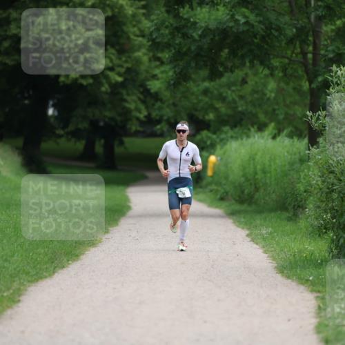 16.06.2024 - 7 Türme Triathlon Michael Strokosch http://msf.ph/oto/6273871 16.06.2024 12:10:55 Laufen 13 meine-sportfotos.de