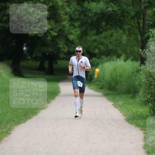 16.06.2024 - 7 Türme Triathlon Michael Strokosch http://msf.ph/oto/6273880 16.06.2024 12:10:56 Laufen 33 meine-sportfotos.de