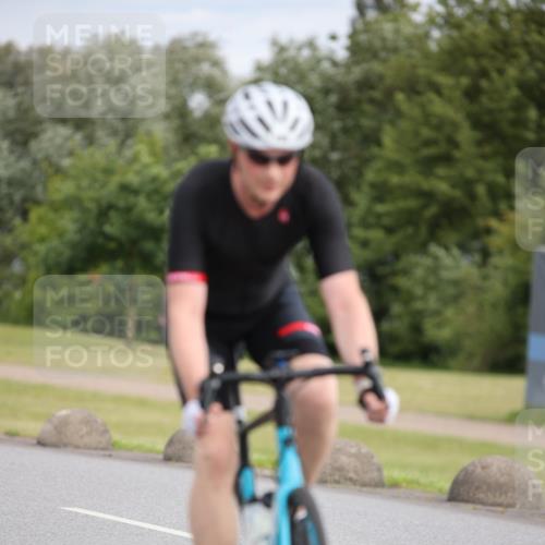 16.06.2024 - 26. Vierlanden-Triathlon Jannik Wohlers http://msf.ph/oto/6274227 16.06.2024 11:16:11 Radfahren 18, 143 meine-sportfotos.de