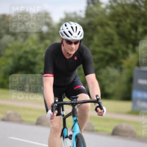 16.06.2024 - 26. Vierlanden-Triathlon Jannik Wohlers http://msf.ph/oto/6274231 16.06.2024 11:16:11 Radfahren 18, 143 meine-sportfotos.de