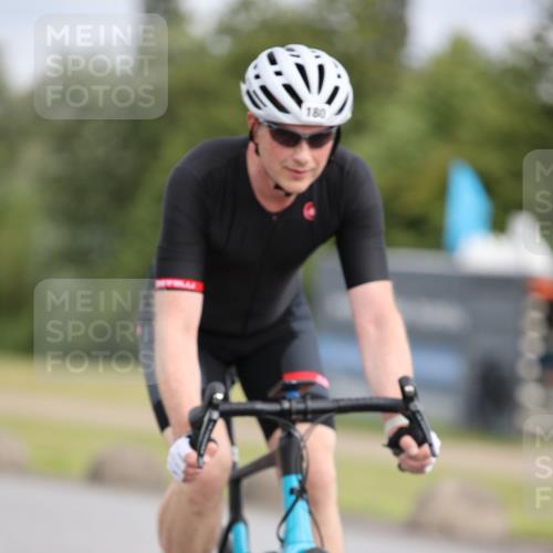 16.06.2024 - 26. Vierlanden-Triathlon Jannik Wohlers http://msf.ph/oto/6274285 16.06.2024 11:16:11 Radfahren 18, 143 meine-sportfotos.de