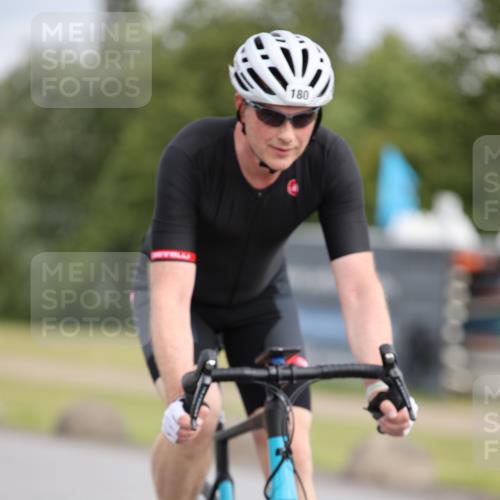 16.06.2024 - 26. Vierlanden-Triathlon Jannik Wohlers http://msf.ph/oto/6274394 16.06.2024 11:16:11 Radfahren 18, 143 meine-sportfotos.de