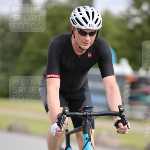 16.06.2024 - 26. Vierlanden-Triathlon Jannik Wohlers http://msf.ph/oto/6274460 16.06.2024 11:16:11 Radfahren 18, 143 meine-sportfotos.de