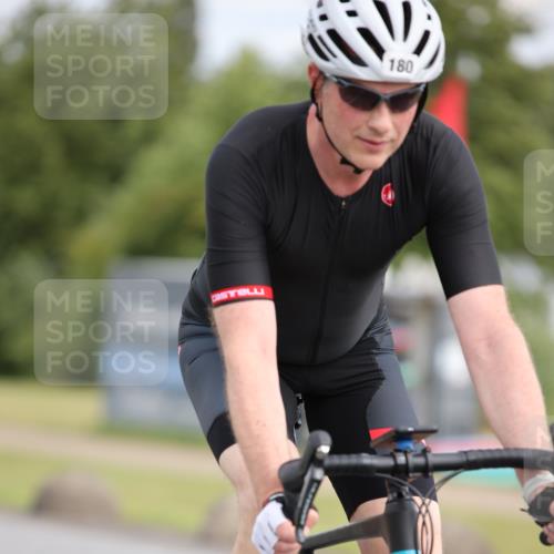 16.06.2024 - 26. Vierlanden-Triathlon Jannik Wohlers http://msf.ph/oto/6274474 16.06.2024 11:16:12 Radfahren 18, 143 meine-sportfotos.de