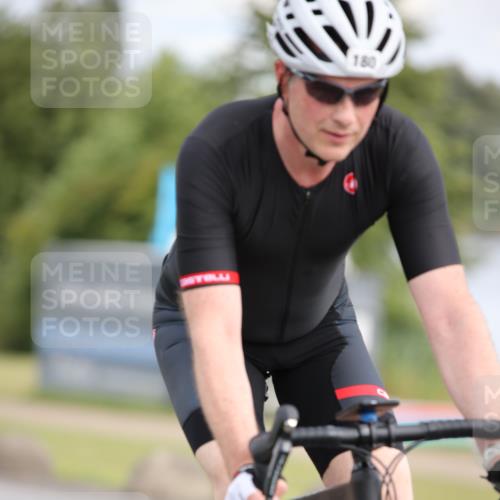 16.06.2024 - 26. Vierlanden-Triathlon Jannik Wohlers http://msf.ph/oto/6274478 16.06.2024 11:16:12 Radfahren 18, 143 meine-sportfotos.de