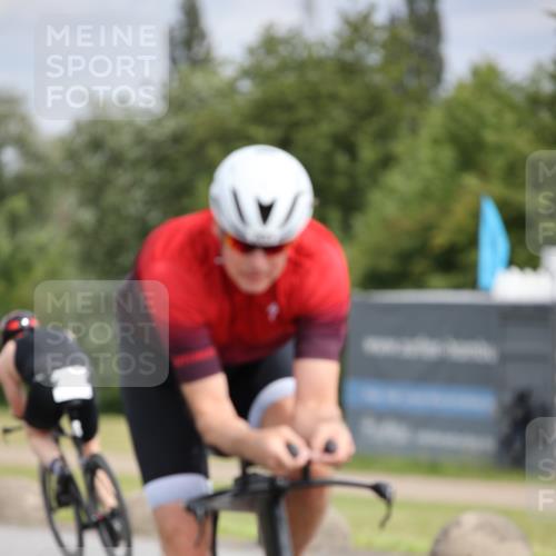 16.06.2024 - 26. Vierlanden-Triathlon Jannik Wohlers http://msf.ph/oto/6275067 16.06.2024 11:17:14 Radfahren 21, 23, 63, 150, 203, 410, 440 meine-sportfotos.de