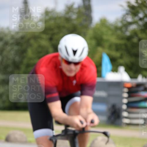 16.06.2024 - 26. Vierlanden-Triathlon Jannik Wohlers http://msf.ph/oto/6275088 16.06.2024 11:17:14 Radfahren 21, 23, 63, 150, 203, 410, 440 meine-sportfotos.de