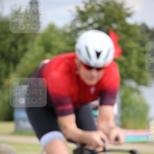 16.06.2024 - 26. Vierlanden-Triathlon Jannik Wohlers http://msf.ph/oto/6275125 16.06.2024 11:17:14 Radfahren 21, 23, 63, 150, 203, 410, 440 meine-sportfotos.de