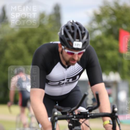 16.06.2024 - 26. Vierlanden-Triathlon Jannik Wohlers http://msf.ph/oto/6275179 16.06.2024 11:17:19 Radfahren 21, 23, 63, 171, 203, 410, 426, 440, 453 meine-sportfotos.de
