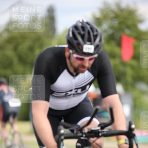 16.06.2024 - 26. Vierlanden-Triathlon Jannik Wohlers http://msf.ph/oto/6275189 16.06.2024 11:17:19 Radfahren 21, 23, 63, 171, 203, 410, 426, 440, 453 meine-sportfotos.de
