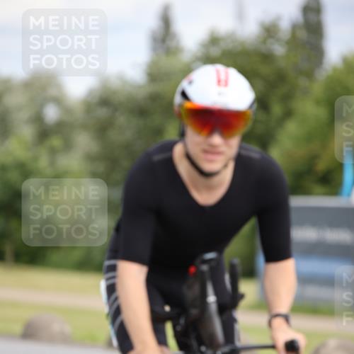 16.06.2024 - 26. Vierlanden-Triathlon Jannik Wohlers http://msf.ph/oto/6275440 16.06.2024 11:17:30 Radfahren 41, 45, 71, 217, 388 meine-sportfotos.de