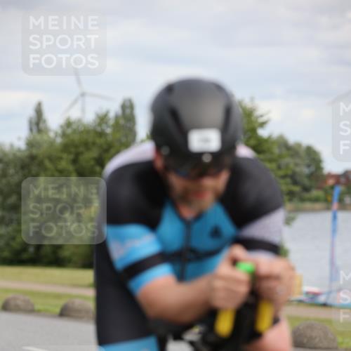 16.06.2024 - 26. Vierlanden-Triathlon Jannik Wohlers http://msf.ph/oto/6275844 16.06.2024 11:17:36 Radfahren 5, 41, 45, 71, 78, 79, 151, 217, 388, 437 meine-sportfotos.de