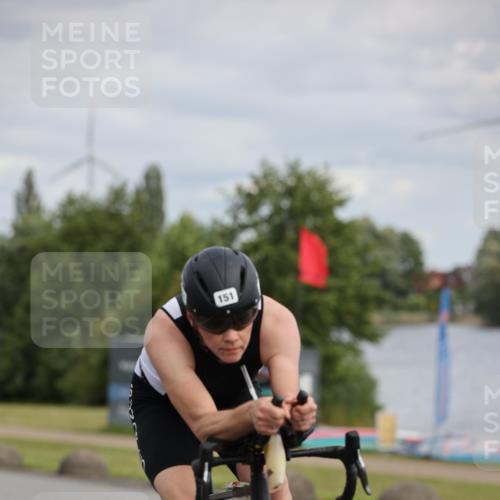 16.06.2024 - 26. Vierlanden-Triathlon Jannik Wohlers http://msf.ph/oto/6275854 16.06.2024 11:17:38 Radfahren 5, 45, 71, 78, 79, 86, 151, 217, 388, 437 meine-sportfotos.de