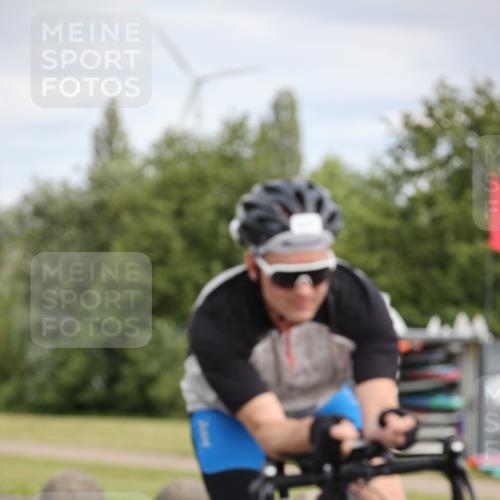 16.06.2024 - 26. Vierlanden-Triathlon Jannik Wohlers http://msf.ph/oto/6276102 16.06.2024 11:17:46 Radfahren 86, 111 meine-sportfotos.de