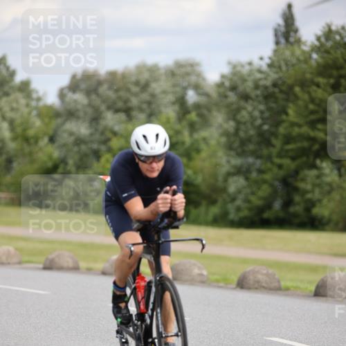 16.06.2024 - 26. Vierlanden-Triathlon Jannik Wohlers http://msf.ph/oto/6276136 16.06.2024 11:18:08 Radfahren 25, 83, 105, 359, 370, 438, 470 meine-sportfotos.de