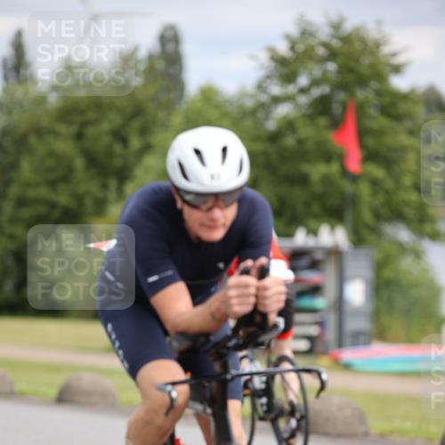 16.06.2024 - 26. Vierlanden-Triathlon Jannik Wohlers http://msf.ph/oto/6276363 16.06.2024 11:18:09 Radfahren 25, 83, 105, 359, 370, 438, 470 meine-sportfotos.de