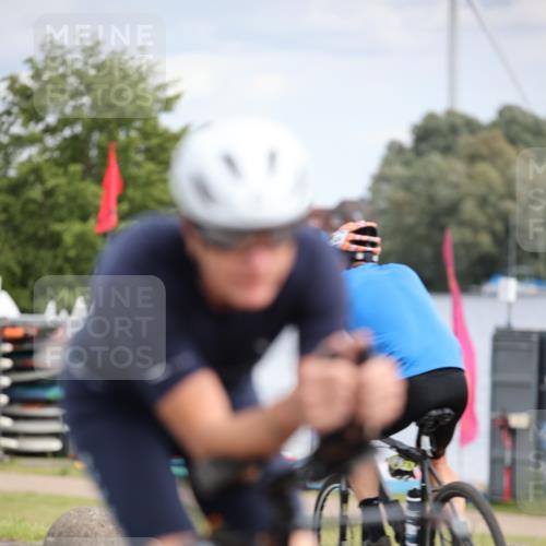 16.06.2024 - 26. Vierlanden-Triathlon Jannik Wohlers http://msf.ph/oto/6276459 16.06.2024 11:18:09 Radfahren 25, 83, 105, 359, 370, 438, 470 meine-sportfotos.de