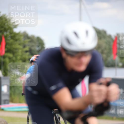 16.06.2024 - 26. Vierlanden-Triathlon Jannik Wohlers http://msf.ph/oto/6276466 16.06.2024 11:18:09 Radfahren 25, 83, 105, 359, 370, 438, 470 meine-sportfotos.de