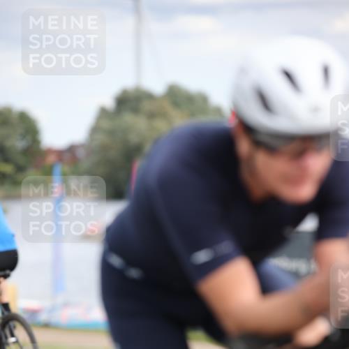 16.06.2024 - 26. Vierlanden-Triathlon Jannik Wohlers http://msf.ph/oto/6276473 16.06.2024 11:18:09 Radfahren 25, 83, 105, 359, 370, 438, 470 meine-sportfotos.de