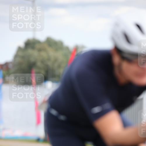 16.06.2024 - 26. Vierlanden-Triathlon Jannik Wohlers http://msf.ph/oto/6276476 16.06.2024 11:18:09 Radfahren 25, 83, 105, 359, 370, 438, 470 meine-sportfotos.de