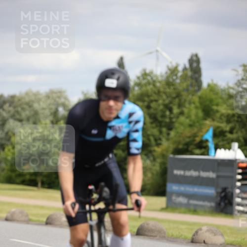 16.06.2024 - 26. Vierlanden-Triathlon Jannik Wohlers http://msf.ph/oto/6276598 16.06.2024 11:18:25 Radfahren 17, 94, 119, 135, 354 meine-sportfotos.de