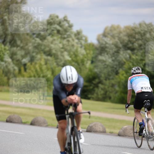 16.06.2024 - 26. Vierlanden-Triathlon Jannik Wohlers http://msf.ph/oto/6276844 16.06.2024 11:18:45 Radfahren 22, 27, 31, 106, 140, 414 meine-sportfotos.de