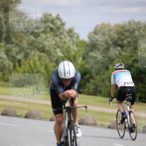 16.06.2024 - 26. Vierlanden-Triathlon Jannik Wohlers http://msf.ph/oto/6276854 16.06.2024 11:18:45 Radfahren 22, 27, 31, 106, 140, 414 meine-sportfotos.de